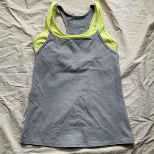 NWOT gap fit racerback tank top w built in sports bra size small